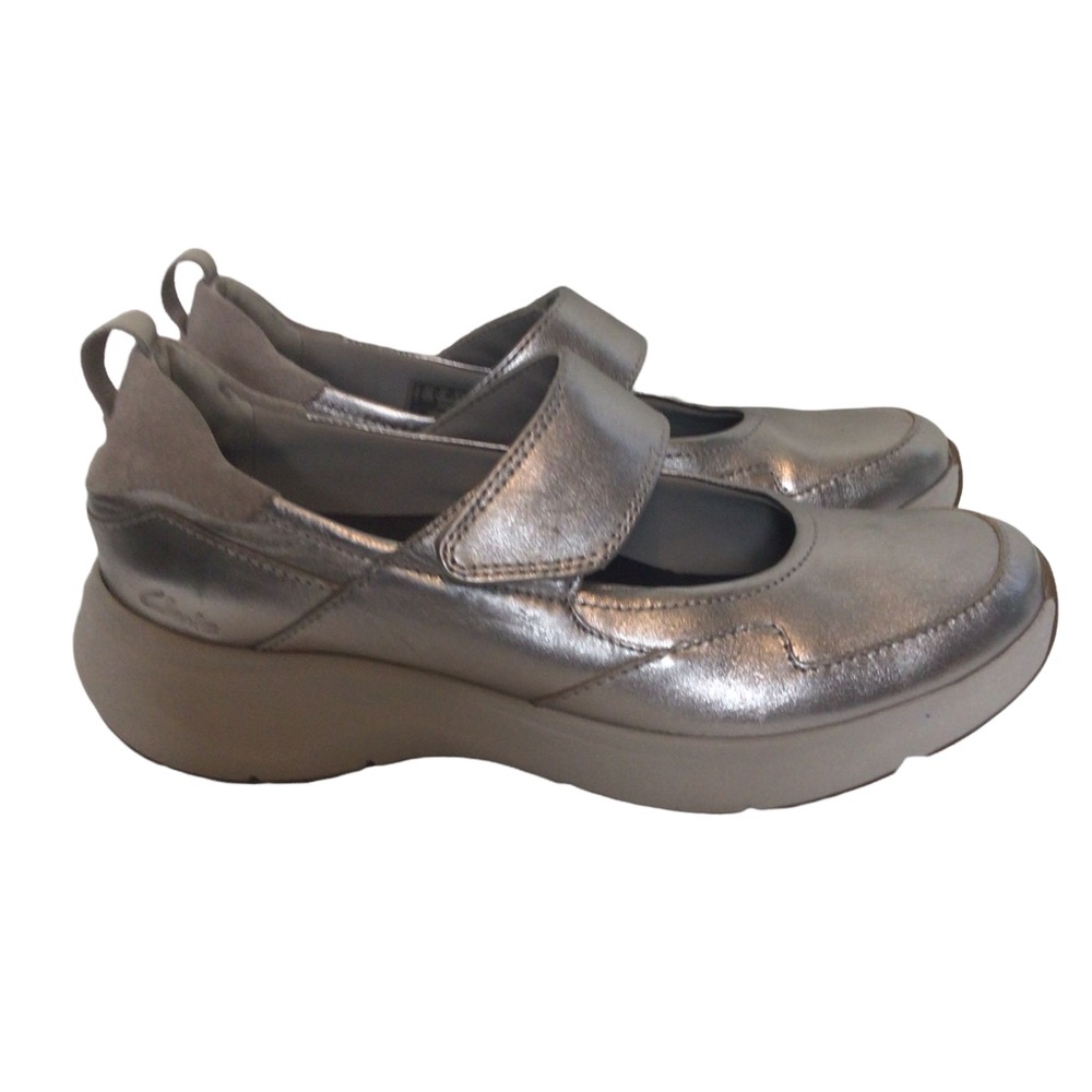 Clarks Wave 2.0 Metallic Glide Sneaker Size 8.5